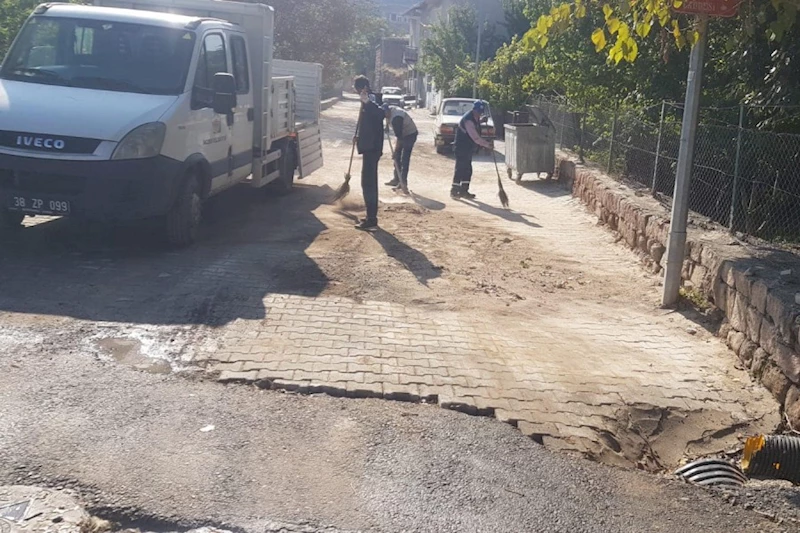 Temizlik İşleri Müdürlüğü ekiplerimiz 1.Etap Toki ve Karakoyunlu Mahallesinde detaylı temizlik çalışması yaptı.