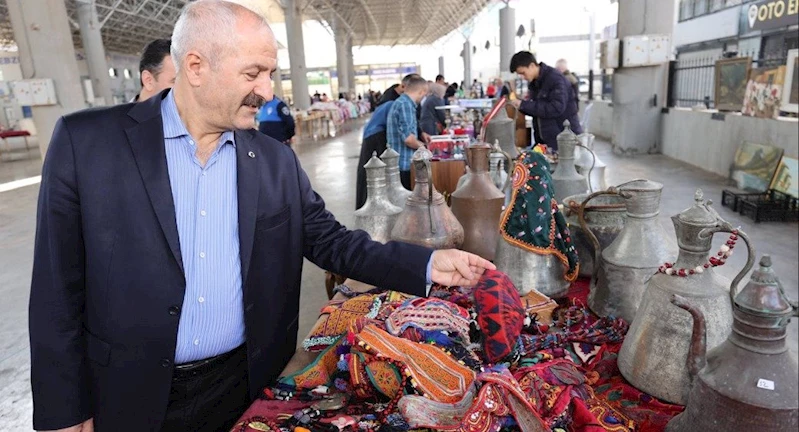 Gebze’de Antika Pazarı Kuruldu