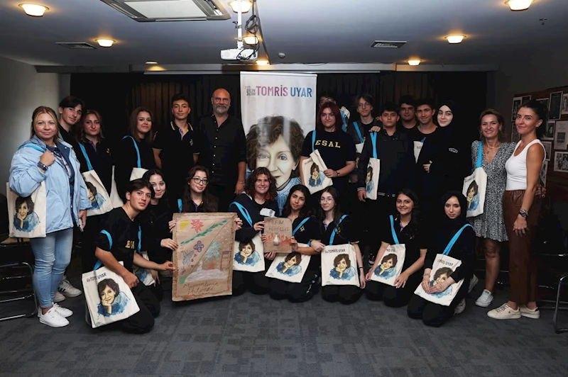Öğrenciler Tomris Uyar’ı drama atölyesinde tanıdı