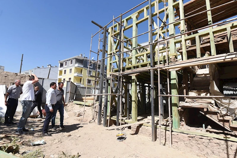 KARATAY BELEDİYESİ KONYA’NIN TARİHİ EVLERİNİ RESTORE EDİYOR