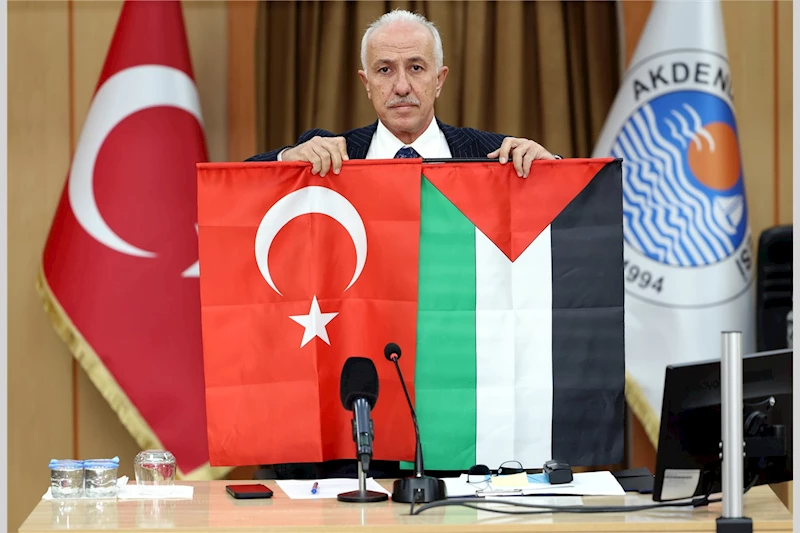 MECLİS TOPLANTISINDA FİLİSTİN BAYRAĞI AÇAN BAŞKAN GÜLTAK;