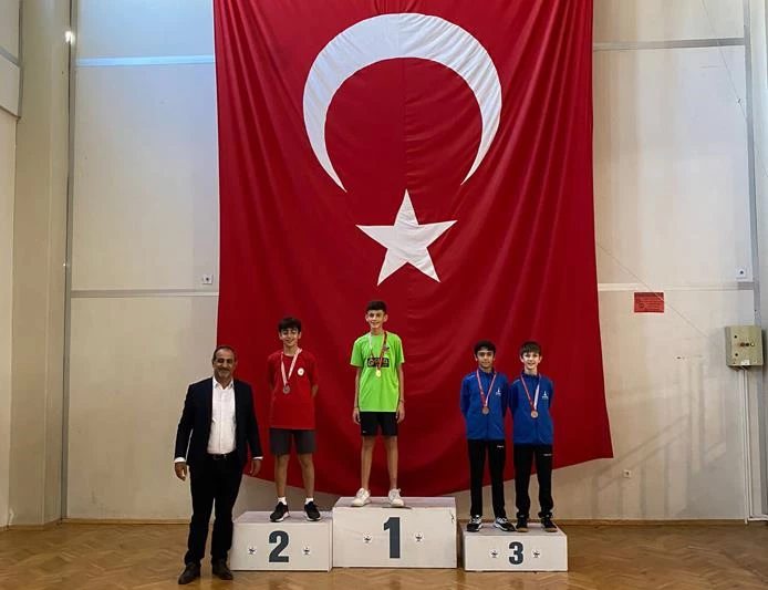 Badminton’da Bayraklı farkı!