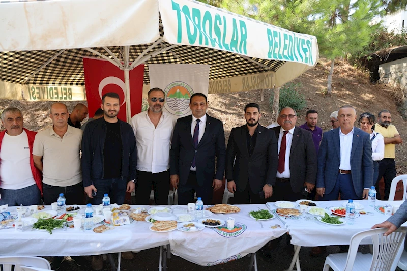 BAŞKAN YILMAZ, HEM HİZMETLERİ ANLATIYOR HEM TALEPLERİ DİNLİYOR