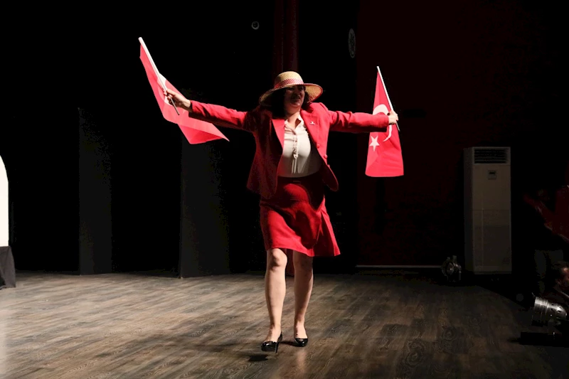 ŞEHİR TİYATROLARI CUMHURİYETİN 100. YILINDA “ANADOLU KADINLARI” OYUNUYLA PERDELERİNİ AÇTI