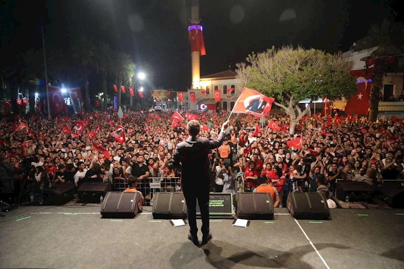 BODRUM’DA HALK MEYDANLARA SIĞMADI