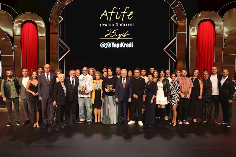 Tiyatronun en prestijli ödülü Nilüfer Kent Tiyatrosu’na