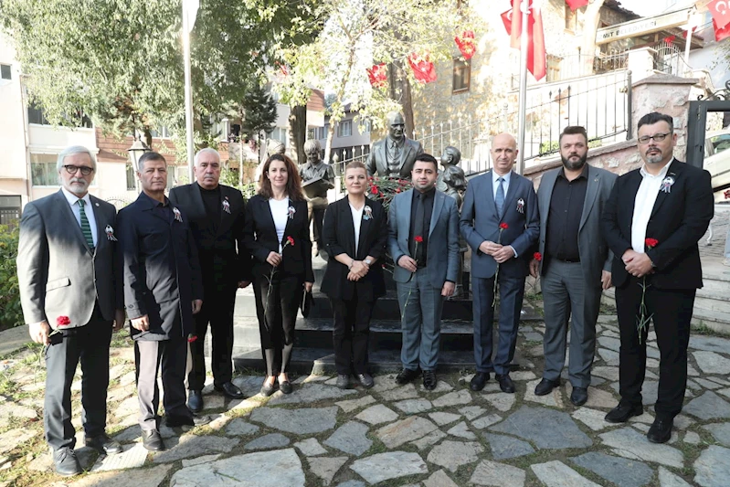 ATA’MIZ İÇİN İZMİT BELEDİYESİNDE  HAYAT İKİ DAKİKALIĞINA DURDU!