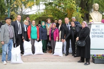 KURU TARIMI YEŞERTECEK PROJEDE ÇİFTÇİLERE KARAKILÇIK TOHUMU