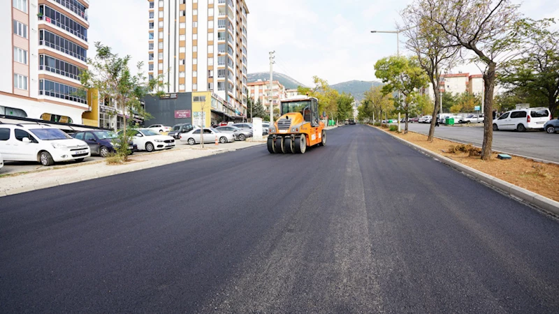 Büyükşehir, Binevler’de Asfalt Atağını Sürdürüyor