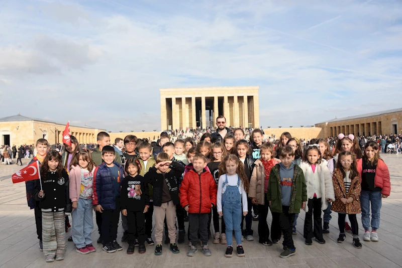 BOZÜYÜK BELEDİYESİ ÇOCUK KOROSU ATAMIZIN HUZURUNDA