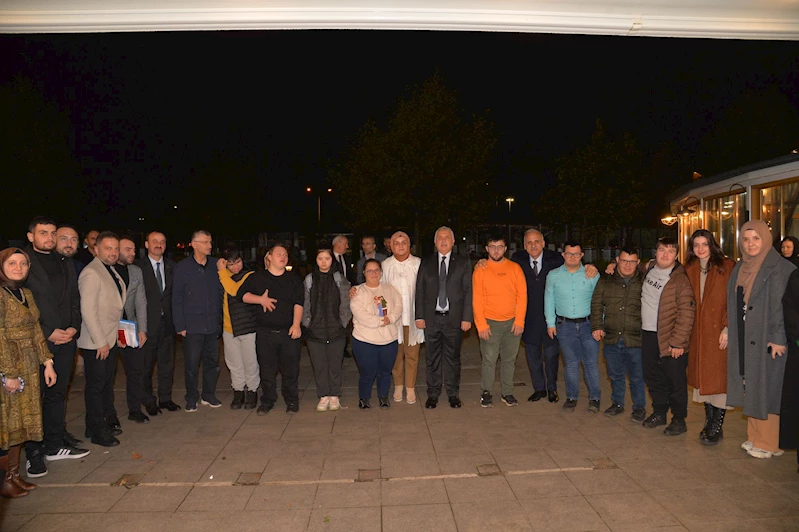 BAŞKAN ZORLUOĞLU ÖZEL GEREKSİNİMLİ BİREYLERLE BULUŞTU