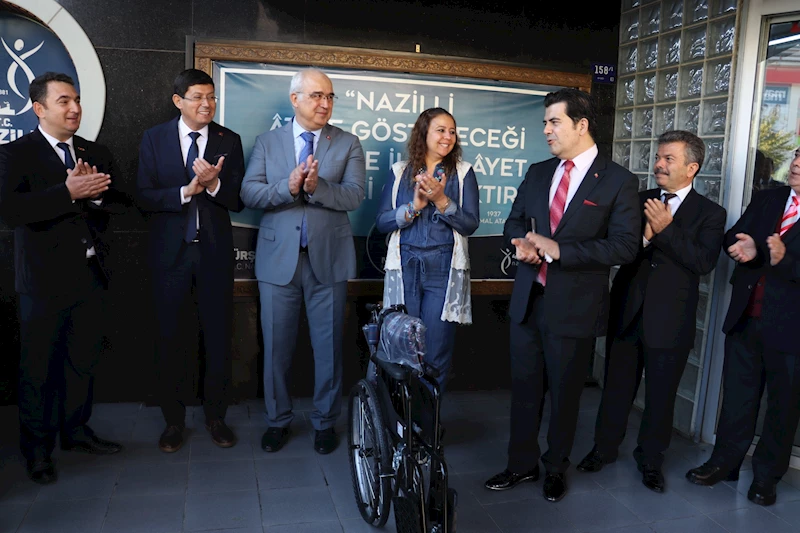 Başkan Özcan Öğrencilere Sosyal Sorumluluk Projesi Teşviki