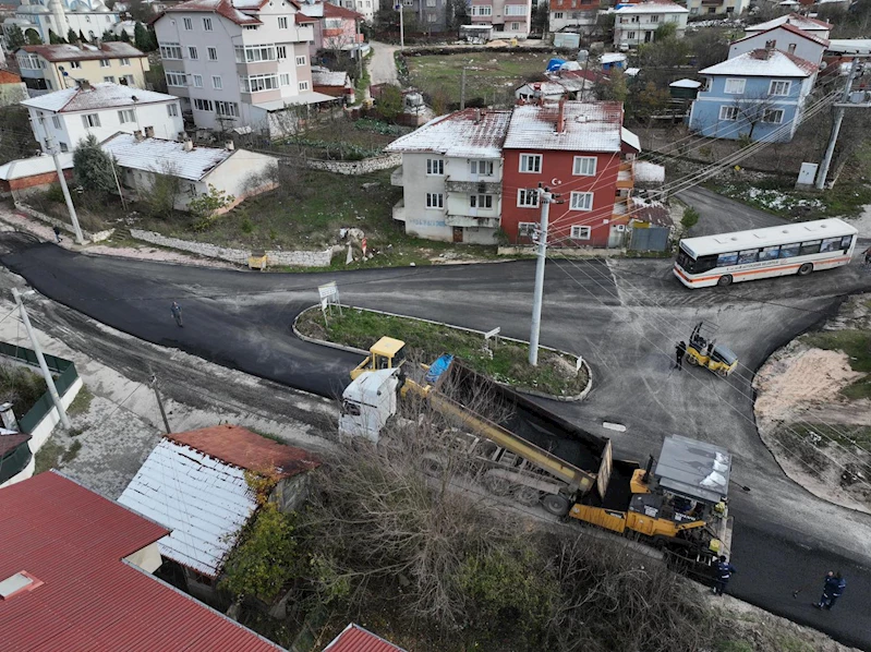 BİLECİK BELEDİYESİ PELİTÖZÜ YOLU VE KÖY İÇİNDEKİ YOLLARI YENİ ASFALTA KAVUŞTURDU