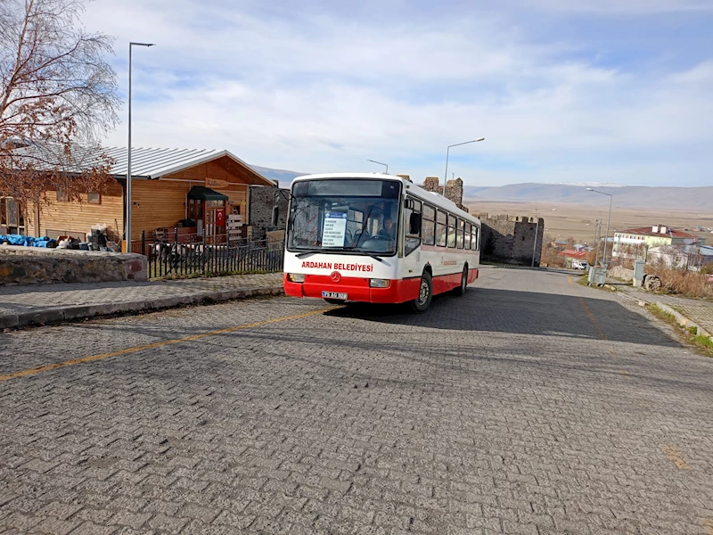ARDAHAN BELEDİYESİ ÜCRETSİZ HALK OTOBÜSÜ HİZMETİ BAŞLATTI