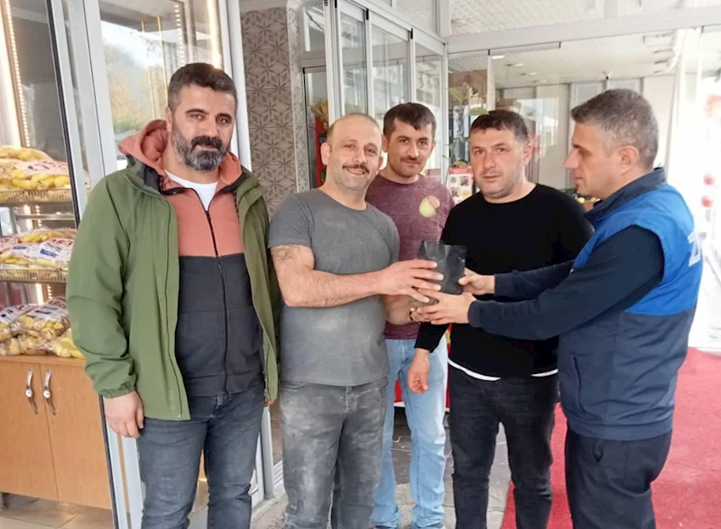 BİN ADET DAHA YOMRA ELMASI FİDANINI TOPRAKLA BULUŞTURDUK