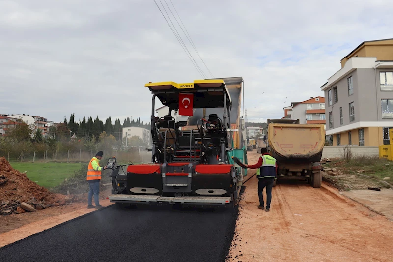 İZMİT BELEDİYESİNDEN ALİKAHYA’DA ASFALT SEFERBERLİĞİ