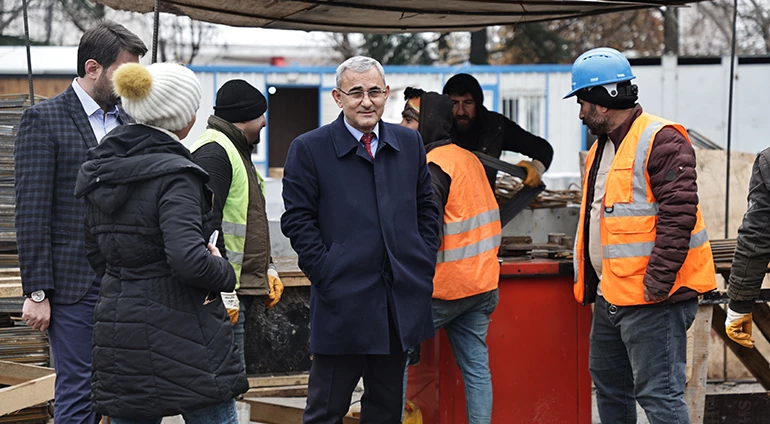 KÜTÜPHANE VE KÜLTÜR MERKEZİ YÜKSELMEYE BAŞLADI