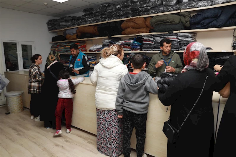 ETİMESGUT BSELEDİYESİ´NDEN 5 BİN İHTİYAÇ SAHİBİ ÇOCUĞA KIŞLIK KIYAFET DESTEĞİ