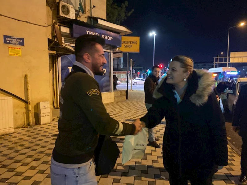 HALKIN YANINDA OLAN BAŞKAN HÜRRİYET, KURUÇEŞME’DE EMEKÇİLERE MORAL VERDİ