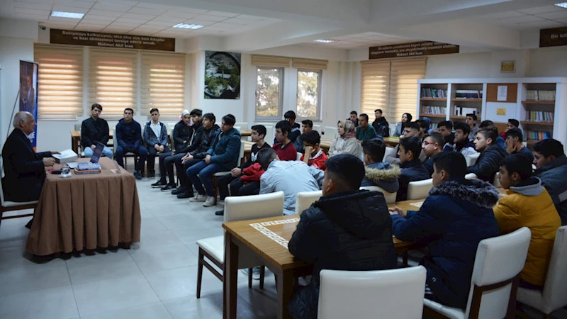 Okurlar, Şehrin Usta Kalemleriyle Bir Araya Geldi