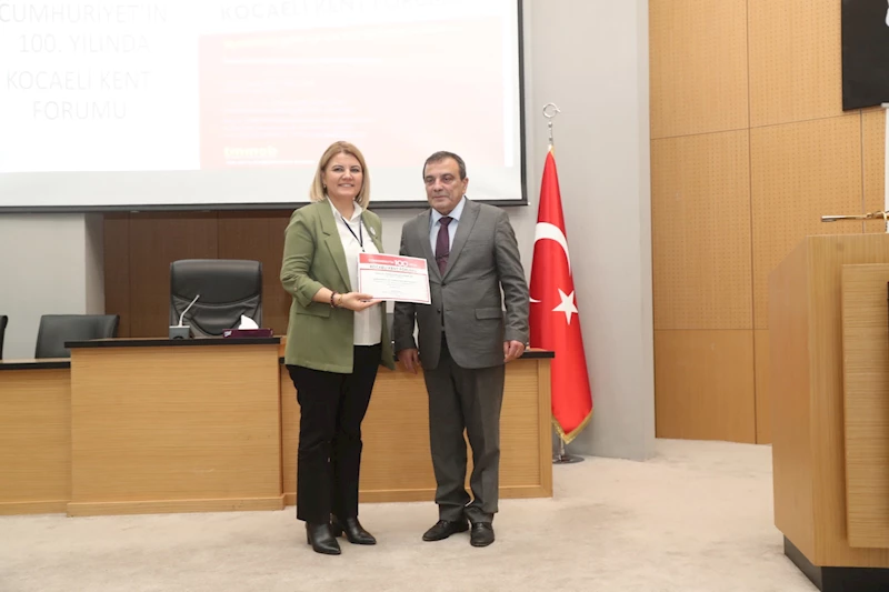 KENT SEMPOZYUMUNA KATKILARI İÇİN TMMOB, BAŞKAN HÜRRİYET’E TEŞEKKÜR BELGESİ TAKDİM ETTİ