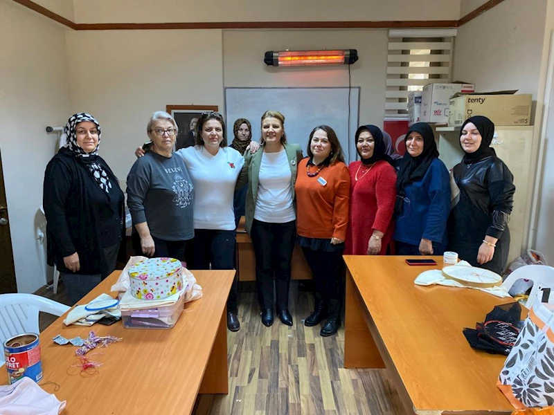 BAŞKAN HÜRRİYET, İZMEK’İN ÜRETEN KADINLARINI ZİYARET ETTİ