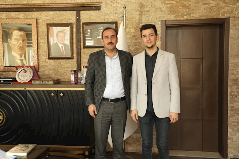 AK Parti Gençlik Kolları İlçe Başkanlığı görevine atanan Sn. Ali Dağeri Belediye Başkanımız Sn. Av. Mustafa İLMEK