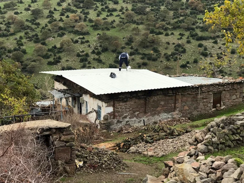 YUNUSEMRE, KUSURSUZ ÇİFTİNİN YARDIMINA KOŞTU