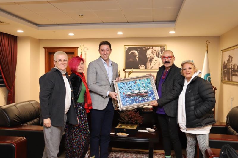 CEMİL İPEKÇİ YENİ KOLEKSİYONUNUN HAZIRLIĞINI BANDIRMA’DA GERÇEKLEŞTİRİYOR