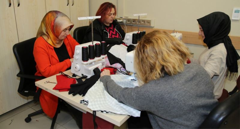 Büyükşehir’in bayan personelinden gönülleri ısıtacak hareket