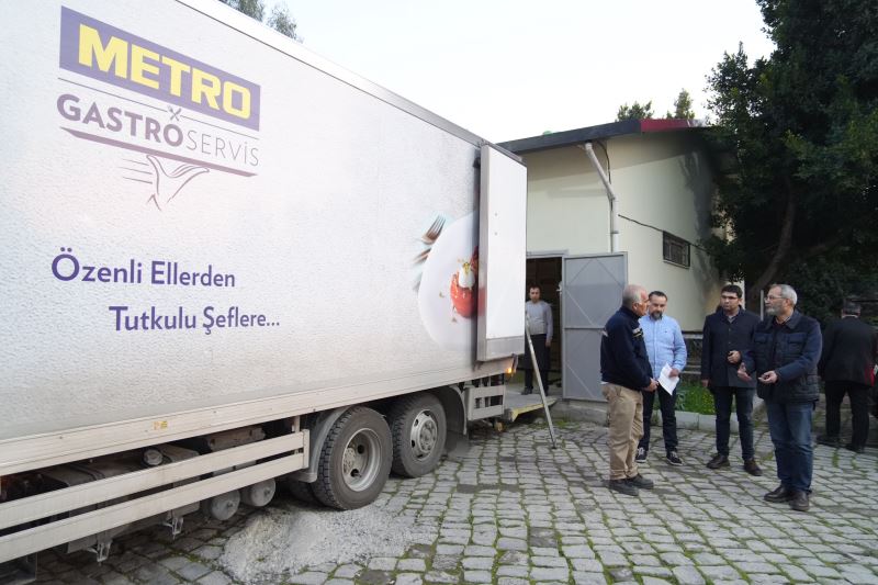 TARSUS BELEDİYESİ’NE DÜNYA GIDA PROGRAMI’NDAN DEPREMZEDELER İÇİN 160 TON GIDA VE BAKLİYAT DESTEĞİ SAĞLANDI