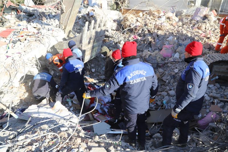 ZABITA MÜDÜRÜ UFUK SİVASLIOĞLU DEPREM BÖLGESİNDE TANIK OLDUKLARINI ANLATTI