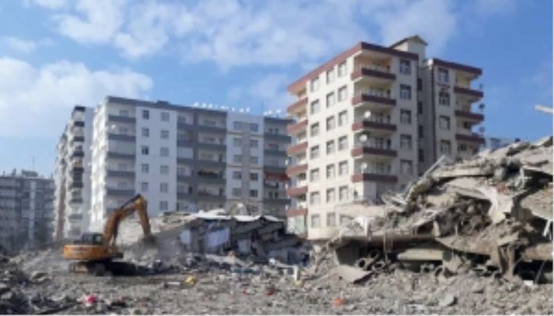 Acil yıkım kararı verilen 35 yapıdan 3’ünün yıkımı tamamlandı