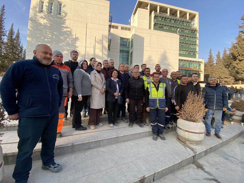 Başkan Büyükkılıç, Meclis Üyeleri ile Deprem Bölgesinde İncelemelerde Bulundu