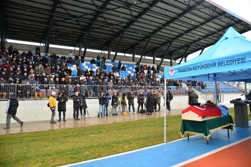 FUTBOL KONUŞULDUKÇA AHMET SUAT HOCA KONUŞULACAK