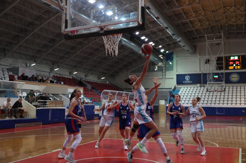 İZMİT’İN PERİLERİ HAZIRLIK MAÇINDA EMLAK KONUT GELİŞİMİ 77-62 MAĞLUP ETTİ
