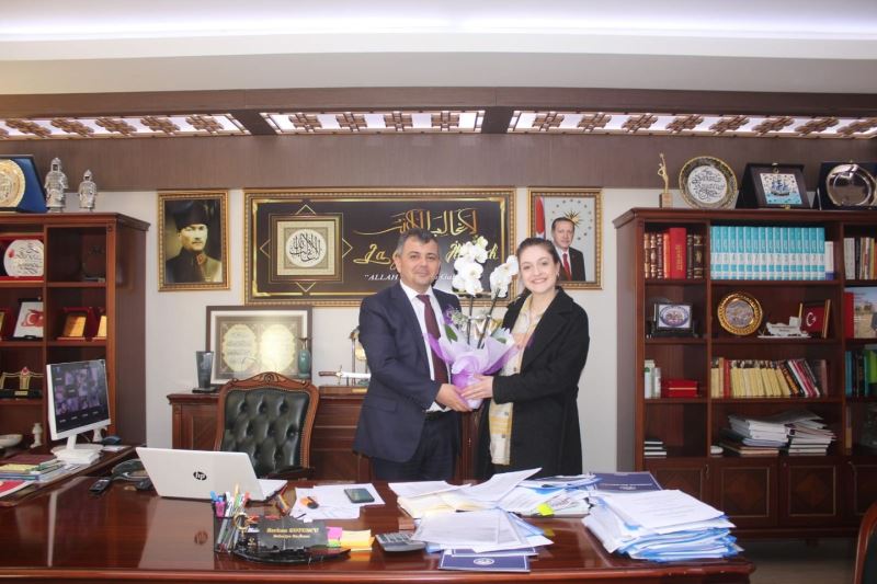 Emirdağ Eczanesi Sahibinden Belediye Başkanımız Serkan Koyuncu’ya Ziyaret