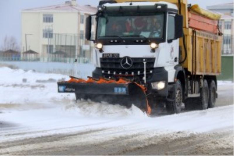 KAR TEMİZLEME VE TUZLAMA ÇALIŞMALARIMIZ DEVAM EDİYOR
