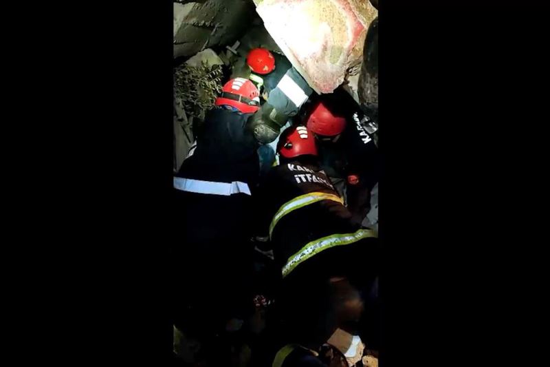 18 Saat Sonra Bir Vatandaşımız Sağ Olarak Kurtarıldı