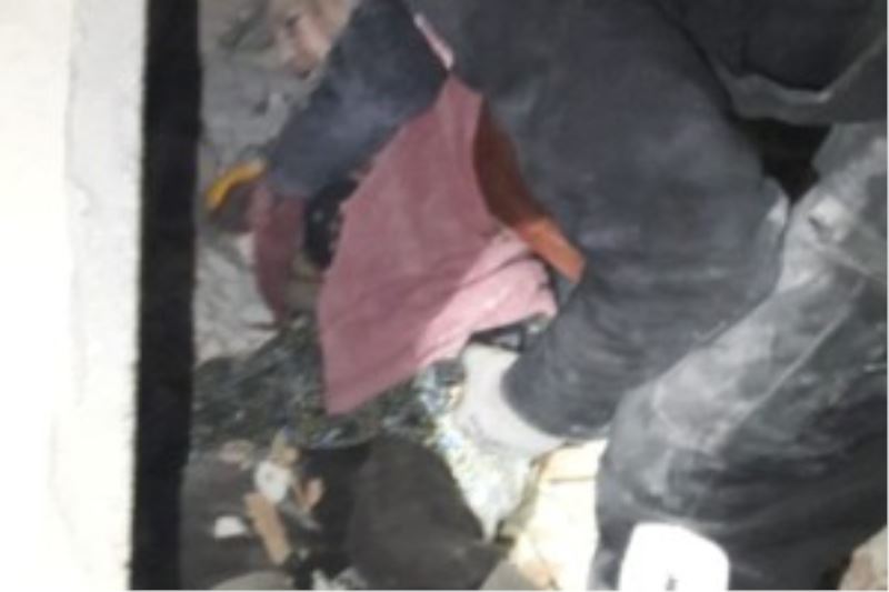 Belediyemiz Arama Kurtarma ekibi görev yerinde vatandaşlarımıza yardım eli uzatıyor.