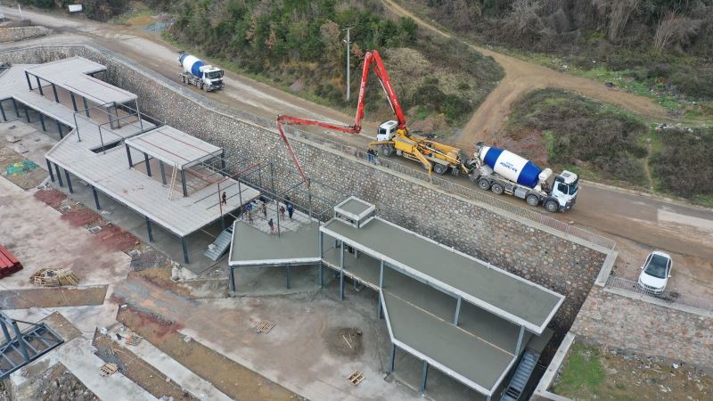 GÖLKAY PARK YENİ GÖRÜNÜMÜNE ADIM ADIM İLERLİYOR