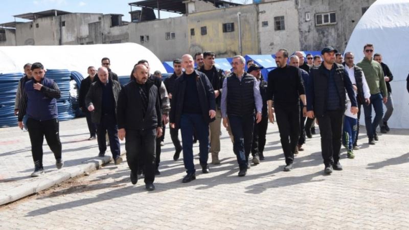 Başkan Güngör, Bakan Soylu ile Geçici Esnaf Çarşılarını Ziyaret Etti