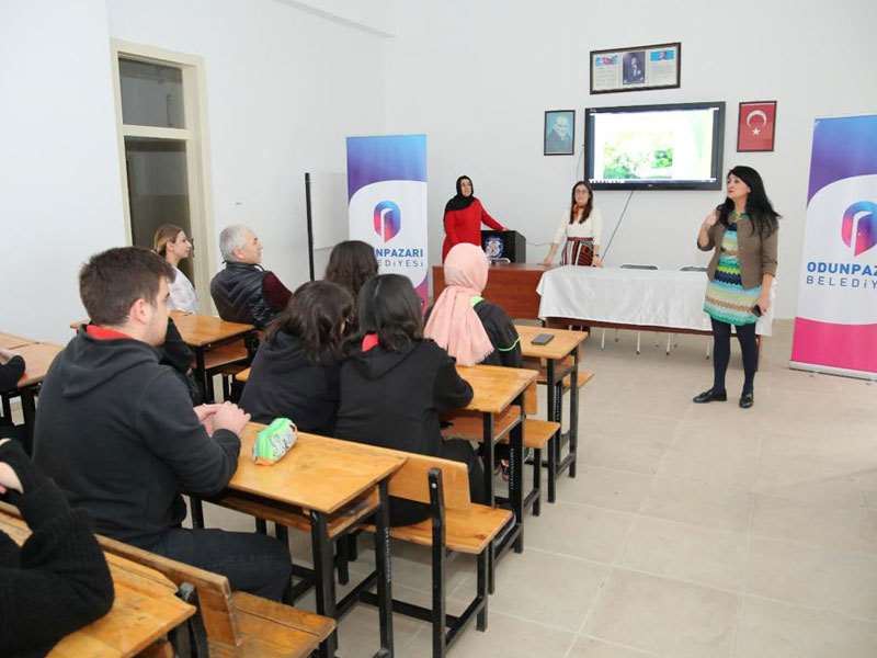 OKULLARDA İKLİM DEĞİŞİKLİĞİNE DİKKAT ÇEKİLİYOR