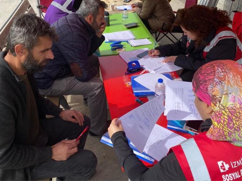 İZMİT BELEDİYESİ ADIYAMAN’DA KURDUĞU ÇADIRKENTİN BAŞVURULARINDA DEZAVANTAJLI GRUPLARA ÖNCELİK TANIYOR