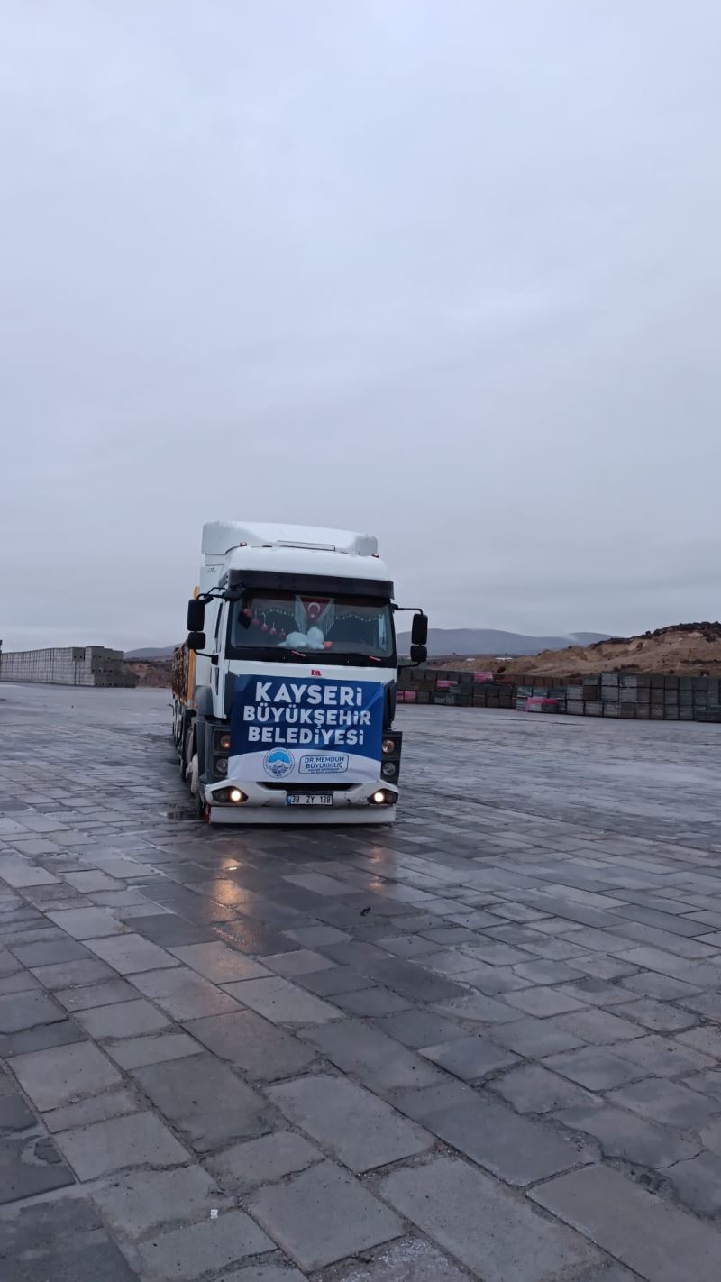 Kayseri Büyükşehir’den Malatya Darende Belediyesi’ne 3 Bin Metrekare Kilitli Parke Desteği