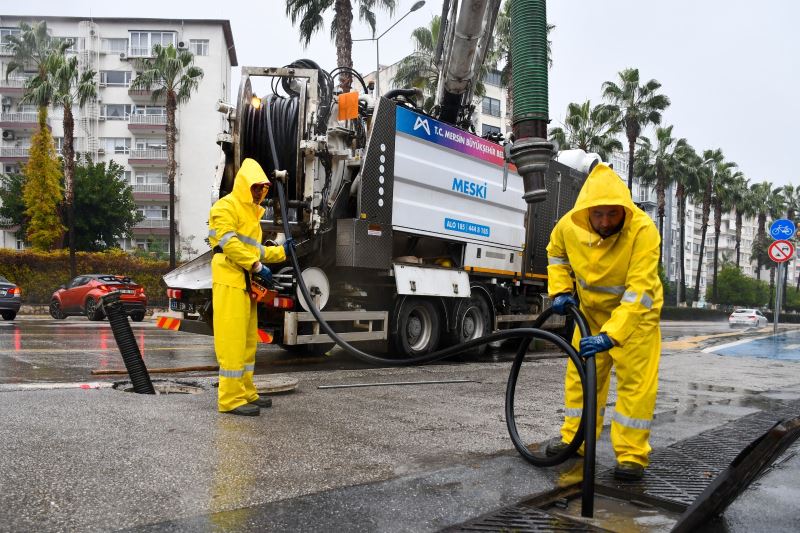 Başkan Seçer, Mersin’de Etkili Olan Dolu Yağışına İlişkin Konuştu