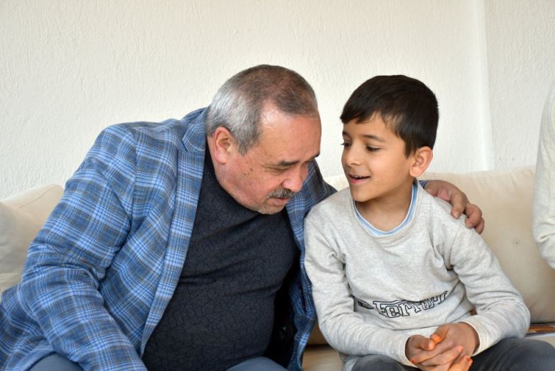 Başkan Şahin, Depremzede Kardeşlerimizi Yalnız Bırakmıyor