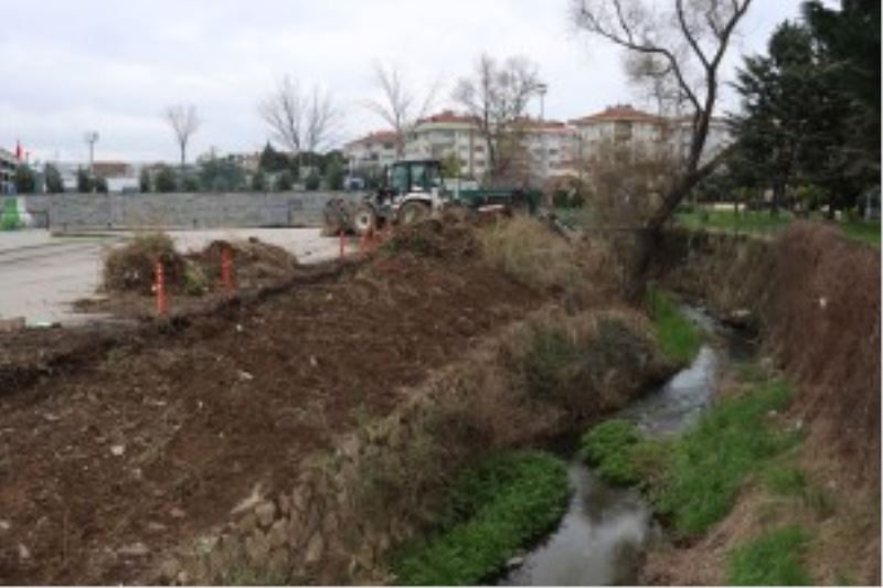 DERE VE DERE KENARLARI TEMİZLENİYOR