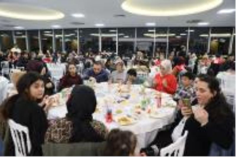 KAĞITHANE BELEDİYESİ İFTAR PROGRAMINDA DEPREMZEDELERİ AĞIRLADI