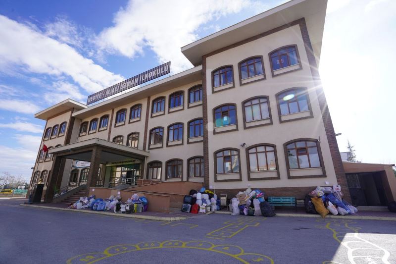 İLKOKULLAR ARASI “1 ATIK ÇOK ŞEYİ DEĞİŞTİRİR” ATIK TOPLAMA YARIŞMASI DEVAM EDİYOR